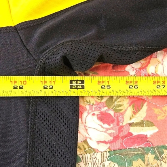 Nike Dri Fit Live Strong jacket - Picture 5 of 6